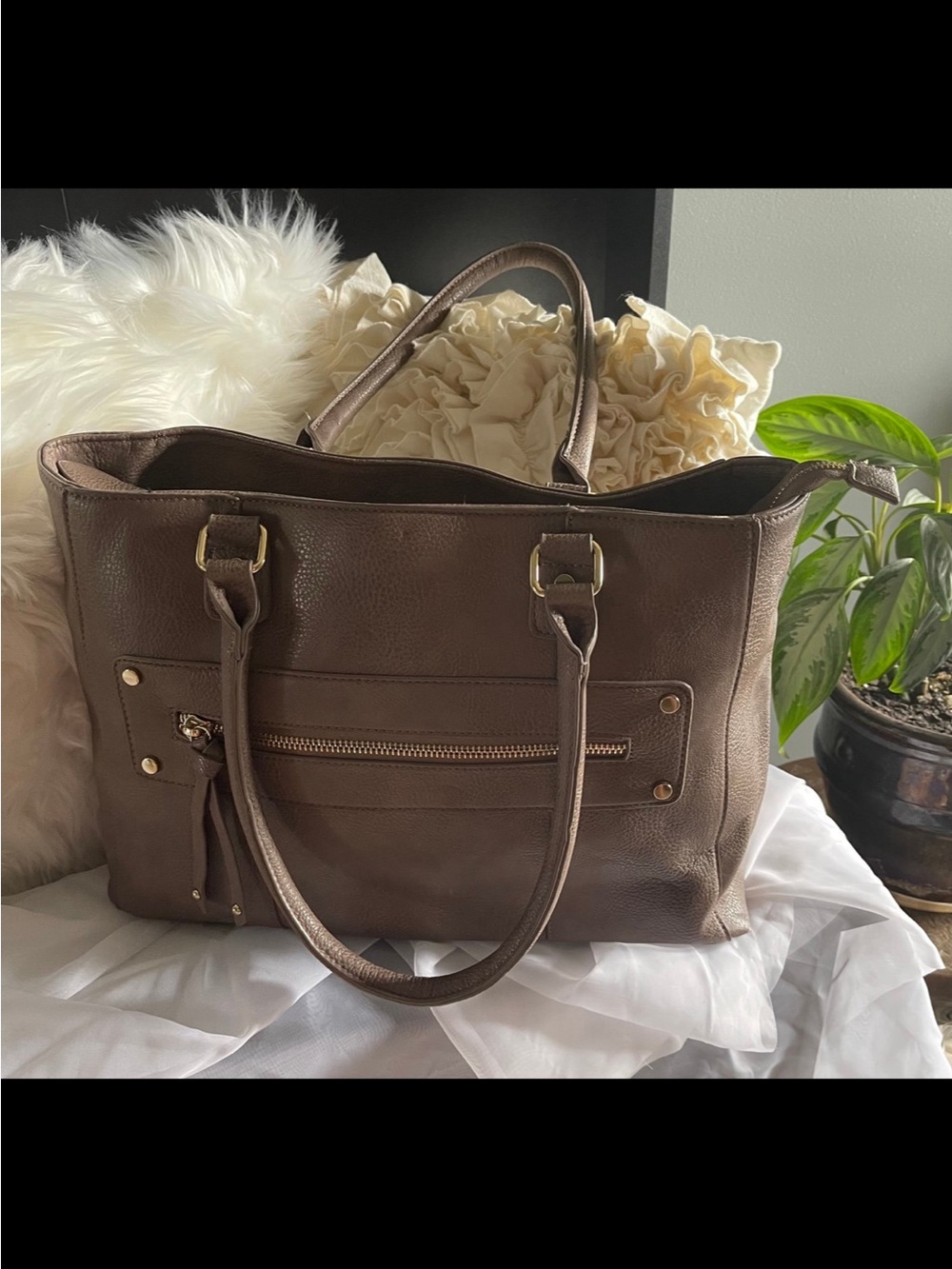 Mystique Classic Taupe Leather Tote Bag - Elegant Everyday Carry